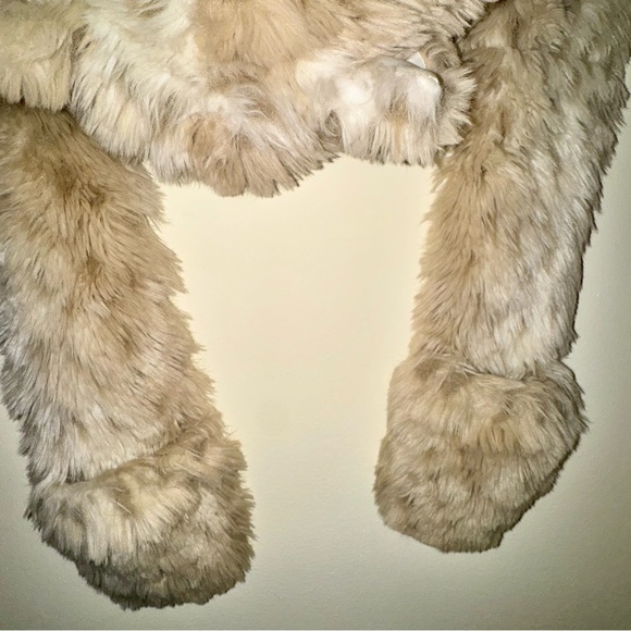 SpiritHoods White Snow Leopard Fuzzy Faux Fur Scarf Hat/Hood - Picture 8 of 8